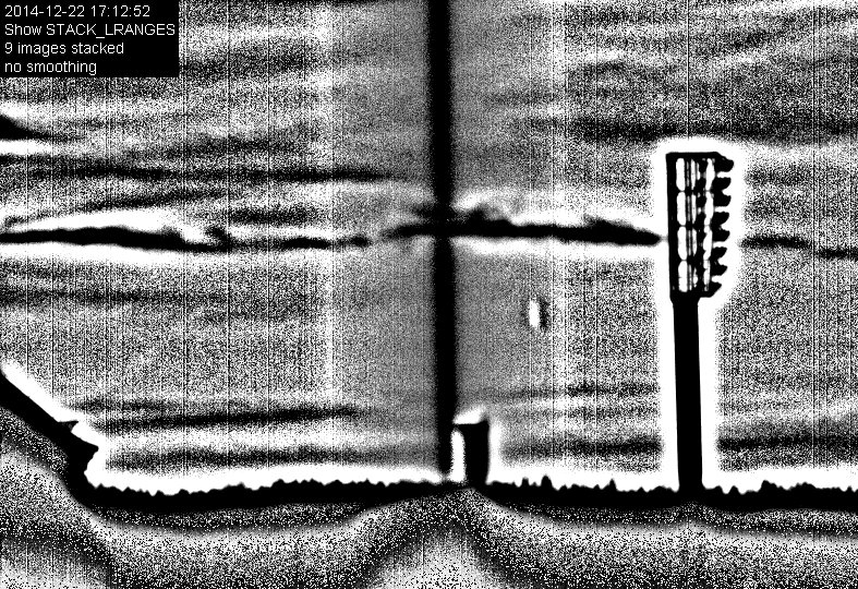 Die Mondsichel im schmalen Spalt