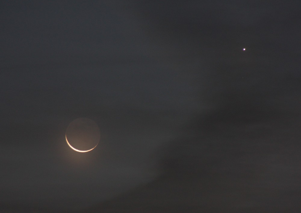 Mondsichel und Venus am 18. Oktober