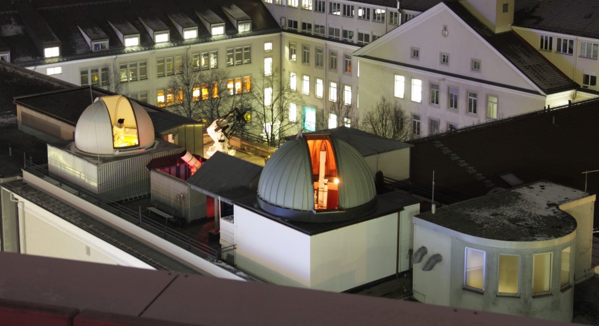 Beobachtungsplattform, von der Medienbruecke aus